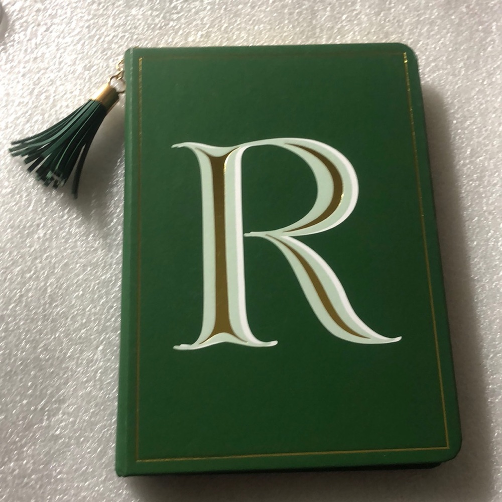 Alphabet “R” note book with golden details - Picture 3 of 17